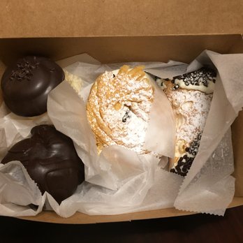 Mike's Pastry - Bakeries Near Me - Boston, Massachusetts Mike's Pastry - Bakeries Near Me - Boston, Massachusetts