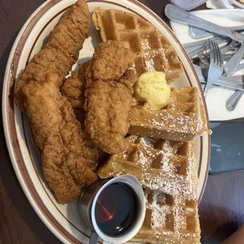 Eat'n Park Restaurant - Chicken and Waffle - American Near Me - Burbank, California Eat'n Park Restaurant - Chicken and Waffle - American Near Me - Burbank, California