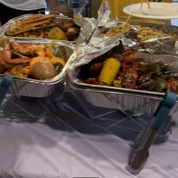 Lemon Crab - Combo 1 combo 3 and garlic noodles with corn and potatoes - Seafood Near Me - Hayward, California Lemon Crab - Combo 1 combo 3 and garlic noodles with corn and potatoes - Seafood Near Me - Hayward, California