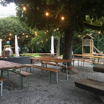 Fork & Bottle - Kids still playing - American Near Me - Zürich, ZH