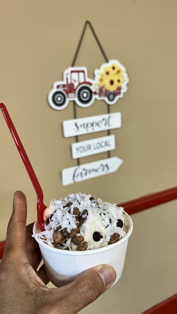 The Yogurt Barn Logo