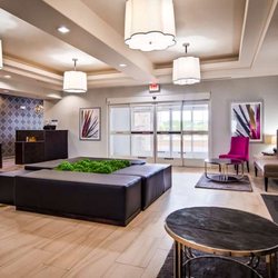 Best Western Plus Dilley Inn & Suites - Lobby