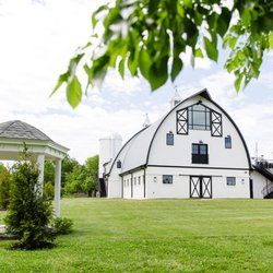 Sweeney Barn - Sweeney Barn outdoor weddings
