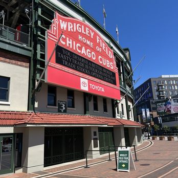 Bobby's Bike Hike - Chicago - Wrigley Field - Walking Tours Near Me - Chicago, Illinois