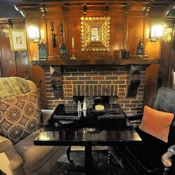 Black & Blue - Dining room