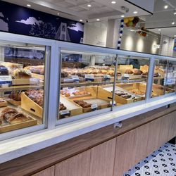 Paris Baguette - Assorted buns and pastries