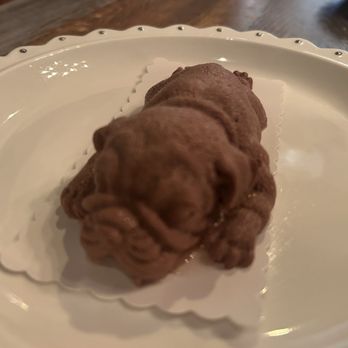 La Luna Tea and Dessert Bar - Chocolate mouse puppy - Desserts Near Me - Las Vegas, Nevada