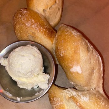 The Dead Fish - The breadand butter is the icing on the cake! - Seafood Near Me - Crockett, California
