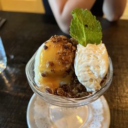 Salt of the Earth Bistro - Peaches and cream Sundae