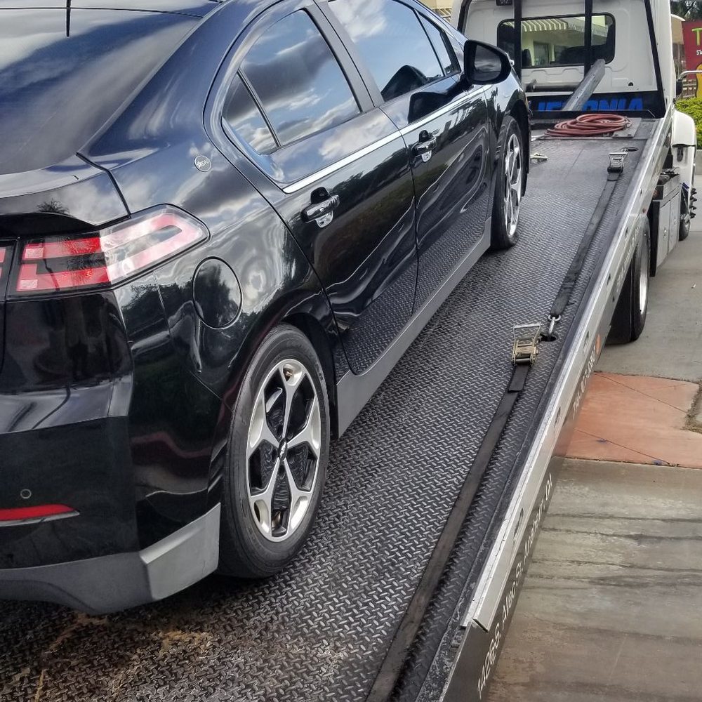 Brea Towing - On the tow truck bed in a matter of minutes! - Towing Near Me - Brea, California Brea Towing - On the tow truck bed in a matter of minutes! - Towing Near Me - Brea, California