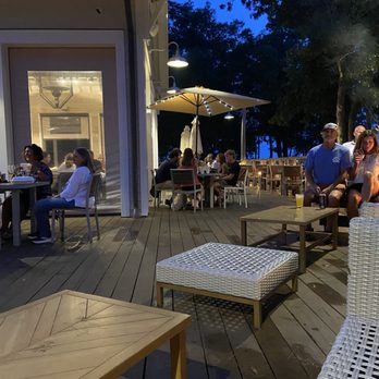 Smoke On the Water - Back patio outdoor seating - American Near Me - Wilmington, North Carolina Smoke On the Water - Back patio outdoor seating - American Near Me - Wilmington, North Carolina
