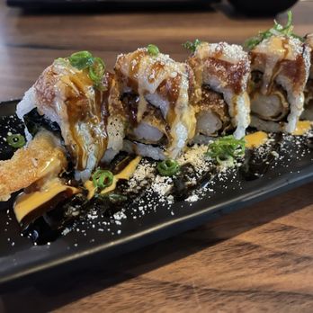 Kan Sushi - Spicy tuna shrimp roll - Sushi Bars Near Me - Honolulu, Hawaii Kan Sushi - Spicy tuna shrimp roll - Sushi Bars Near Me - Honolulu, Hawaii