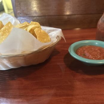 Senor Barrigas - Complimentary chips and salsa - Mexican Near Me - Mound City, Missouri Senor Barrigas - Complimentary chips and salsa - Mexican Near Me - Mound City, Missouri