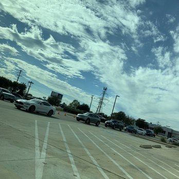 Jollibee - Really long line during lunch time. I waited for about 40 mins. Once you get to the ordering speaker it goes by so fast though. - Chicken Shop Near Me - Plano, Texas