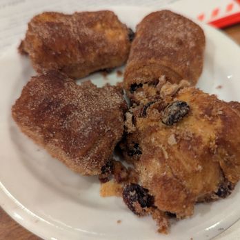 Junior's Restaurant - Complementary raisin-nut rugelach with your breakfast - Bakeries Near Me - Brooklyn, New York Junior's Restaurant - Complementary raisin-nut rugelach with your breakfast - Bakeries Near Me - Brooklyn, New York