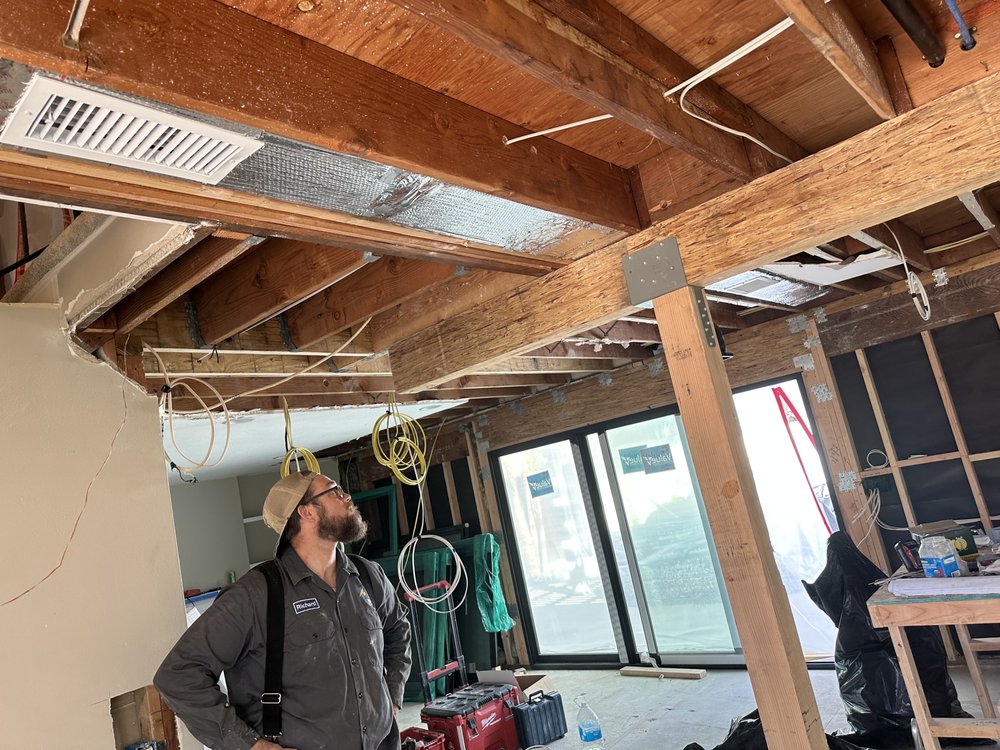 Slide of MasterCraft Electricians