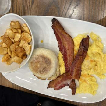 Another Broken Egg Cafe - The Traditional Day Starter - American Near Me - Indianapolis, Indiana