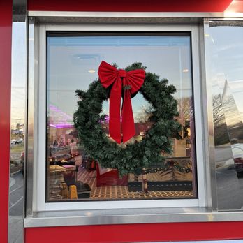 Sunliner Diner - Christmas decorations - Diners Near Me - Pigeon Forge, Tennessee Sunliner Diner - Christmas decorations - Diners Near Me - Pigeon Forge, Tennessee