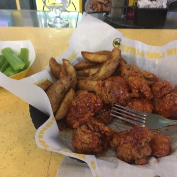Buffalo Wild Wings - Lunch portion - Chicken Wings Near Me - Casselberry, Florida