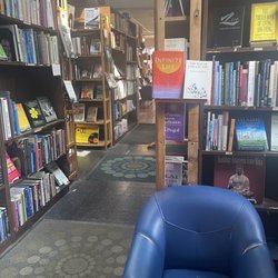 Barner Books - Welcoming seating