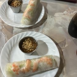 Pink Flower Vietnamese Restaurant - Spring rolls