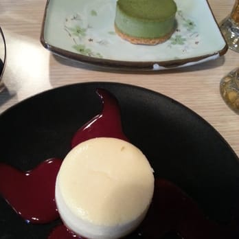 Miko Sushi - Cheesecake yuzu (l'agrume n'est pas très prononcé) Cheesecake au thé vert au fond (on sent très bien le matcha). 5,5€/dessert - Japanese Near Me - Lyon, 69 Miko Sushi - Cheesecake yuzu (l'agrume n'est pas très prononcé) Cheesecake au thé vert au fond (on sent très bien le matcha). 5,5€/dessert - Japanese Near Me - Lyon, 69