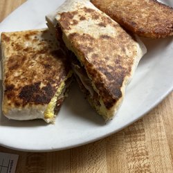Betty's - Breakfast wrap grilled w/ hashbrown pattie
