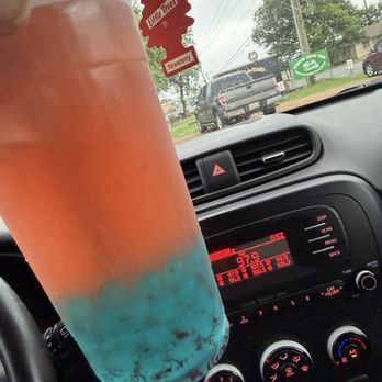Cloud Cup Boba - Build your own: Strawberry Green Tea with Cotton Candy popping boba - Bubble Tea Near Me - Mabank, Texas