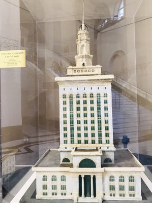 Oakland City Hall by null