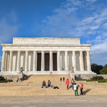 National Mall - Lincoln Memorial - Landmarks & Historical Buildings Near Me - Washington, DC, District of Columbia