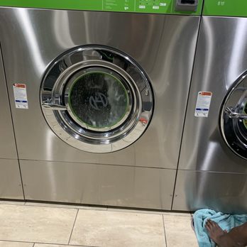 Huebsch Laundry - Empty machine - Laundromat Near Me - Baytown, Texas Huebsch Laundry - Empty machine - Laundromat Near Me - Baytown, Texas