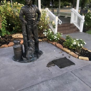 Tomball Railroad Depot Plaza - One of several statues in the park - Museums Near Me - Tomball, Texas
