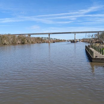 Jan's Cajun Restaurant - Other side - American Near Me - Jean Lafitte, Louisiana