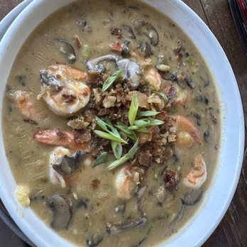 Hummingbird - Shrimp and grits - Bars Near Me - Raleigh, North Carolina