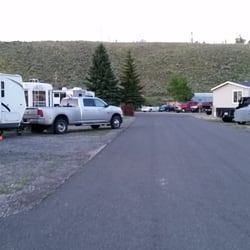 Parkway Trailer & Rv Park - RVs in the center, mobile home on perimeter