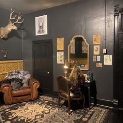 The Black Monarch Hotel - Vanity