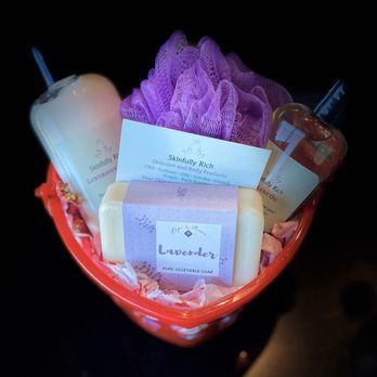Skinfully Rich - Gift baskets for your love are perfect gifts for Valentines Day. - Cosmetics & Beauty Supply Near Me