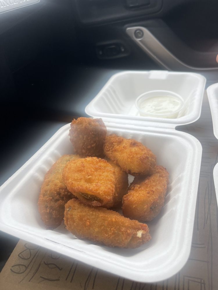 CASTLETON PIZZA PLACE & DELI Updated October 2024 20 Photos & 21