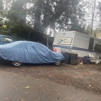 Eagle Tree RV Park - Clutter around long term campers - Campgrounds Near Me - Poulsbo, Washington