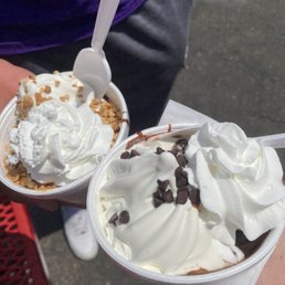 Sundaes Sundaes