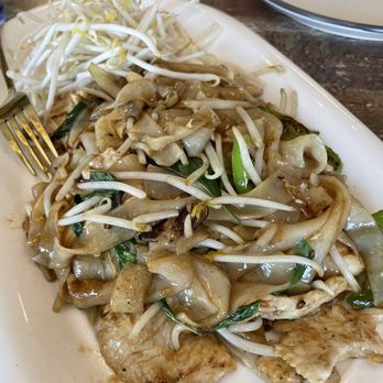 Golden Spoon - Pad Kee Mao - Thai Near Me - Manteca, California