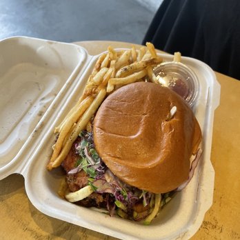 Laveta - crispy chicken sandwich ( so delicious 9.5/10) - Coffee & Tea Near Me - Los Angeles, California Laveta - crispy chicken sandwich ( so delicious 9.5/10) - Coffee & Tea Near Me - Los Angeles, California