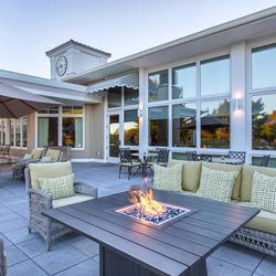 Hillwood Country Club - Outdoor Terrace