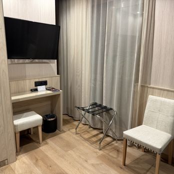 Hotel Rialto - Room#102 - Hotels Near Me - Barcelona, B