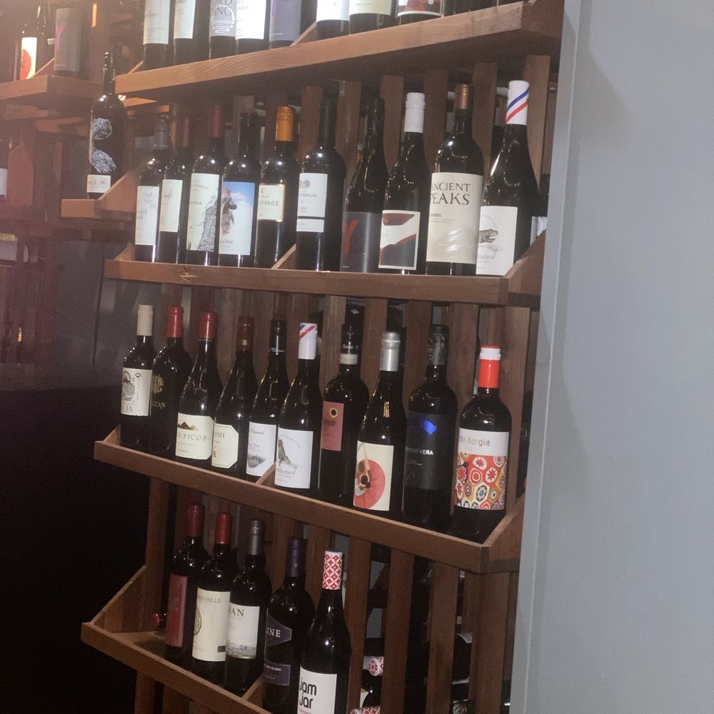 Nice selection of wines. Nice selection of wines.