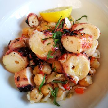 Cervéjaria - Grilled octopus with chickpea salad - Portuguese Near Me - Boucherville, Quebec Cervéjaria - Grilled octopus with chickpea salad - Portuguese Near Me - Boucherville, Quebec