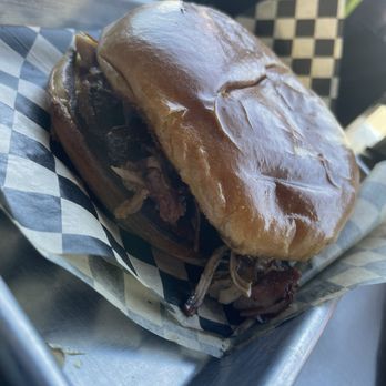 Bubba J's BBQ - Pulled pork sandwich - Barbeque Near Me - East Wenatchee, Washington