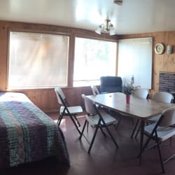 Tiffany's Resort - Cabin interior - "living room"