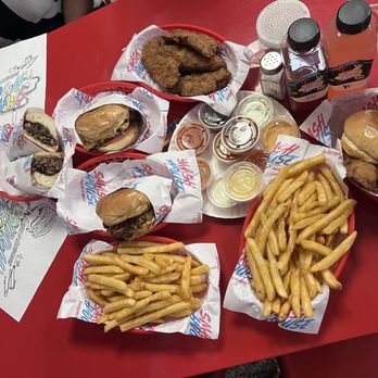 Smash House Miami - Food spread - Burgers Near Me - North Miami Beach, Florida Smash House Miami - Food spread - Burgers Near Me - North Miami Beach, Florida