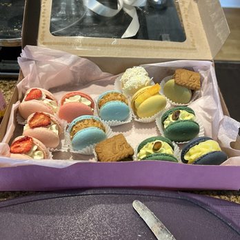 Love N Macarons - It's so pretty!! - Custom Cakes Near Me